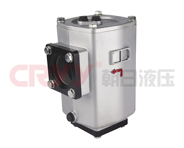 ISV系列管路吸油過(guò)濾器系由鋁合金外殼、濾芯、旁通閥及目測(cè)發(fā)訊器和電發(fā)訊器構(gòu)成的輕質(zhì)而堅(jiān)固的帶外殼吸油過(guò)濾器，應(yīng)豎直安裝在油箱外的管路上，不影響管路的布置，油箱…